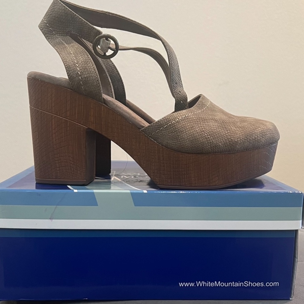 chunky heels super chic and goes with lots of dresses or even just a basic fit